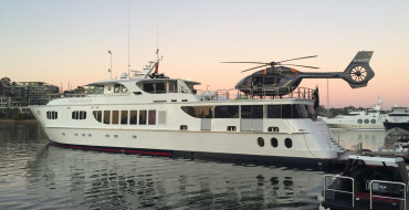 Luxury boat hire on Tango