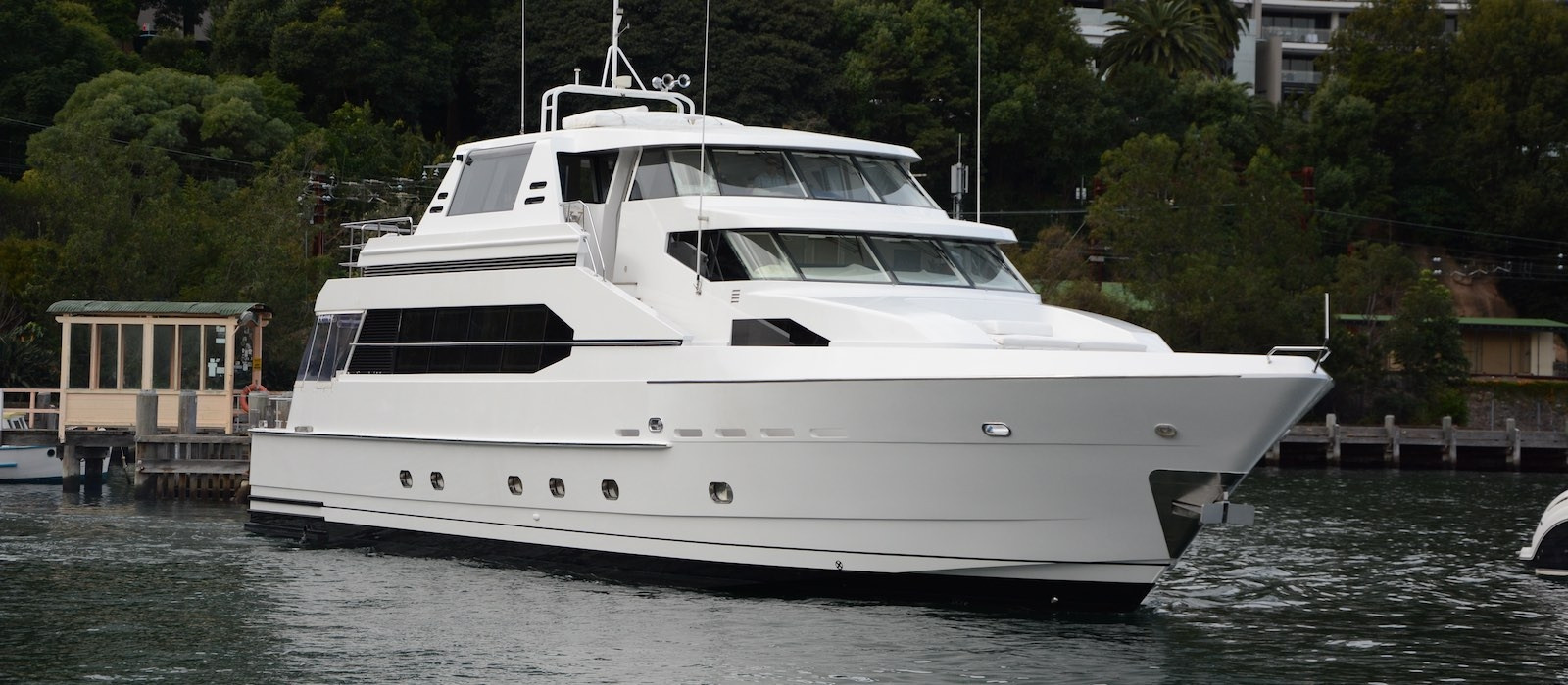 AQA luxury boat hire at Lavender Bay