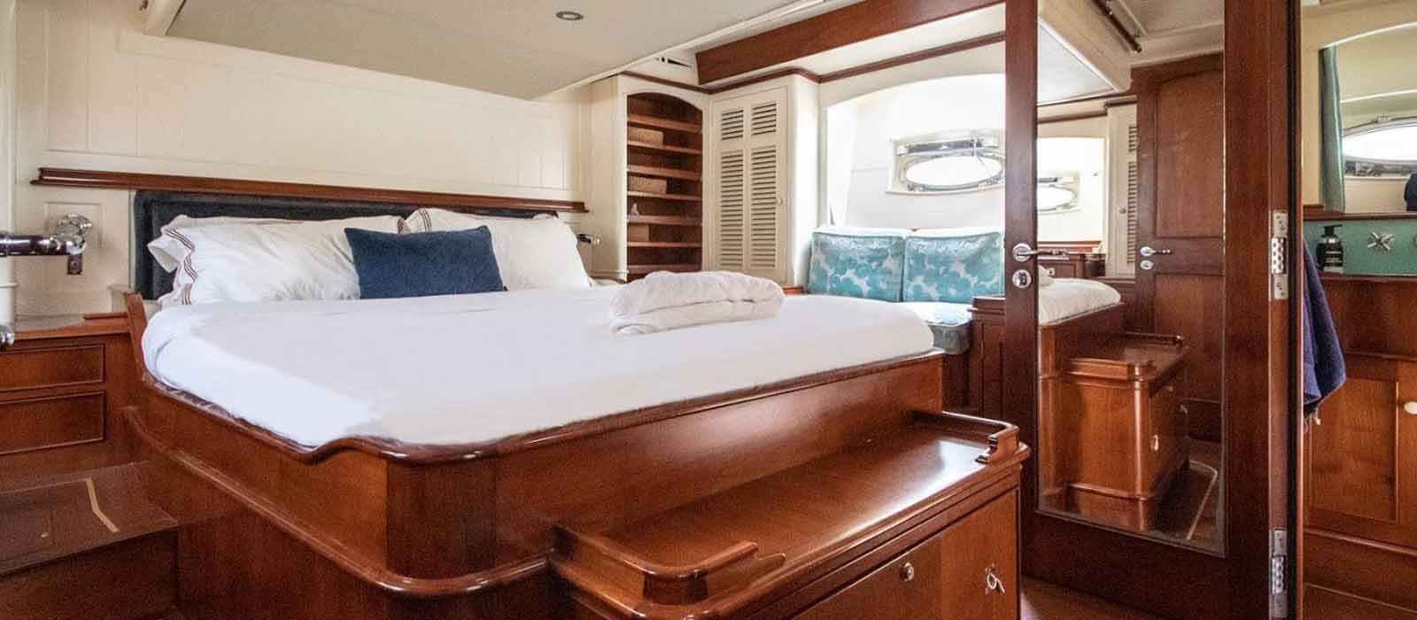 Atao Luxury Boat Hire master cabin
