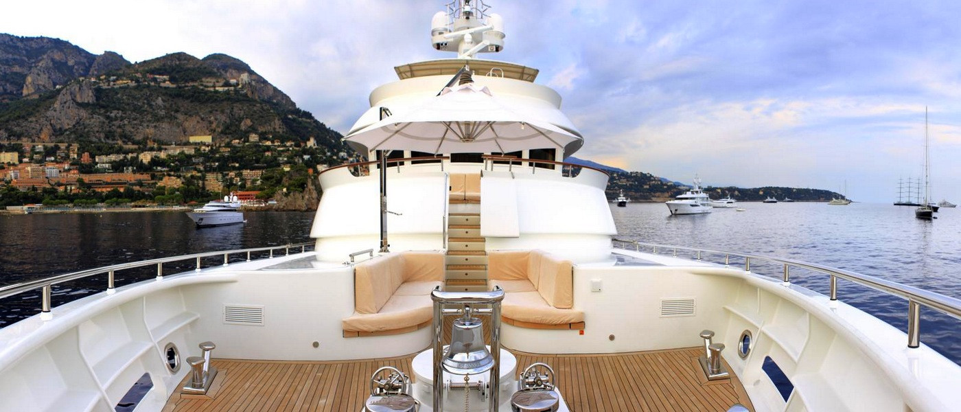 Bow of luxury boat hire on Beluga
