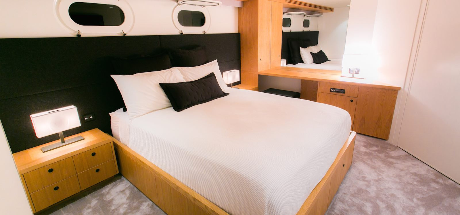 Master cabin on Sahana luxury boat hire