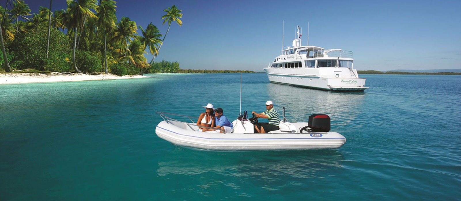 luxury boat hire on Emerald Lady on calm waters