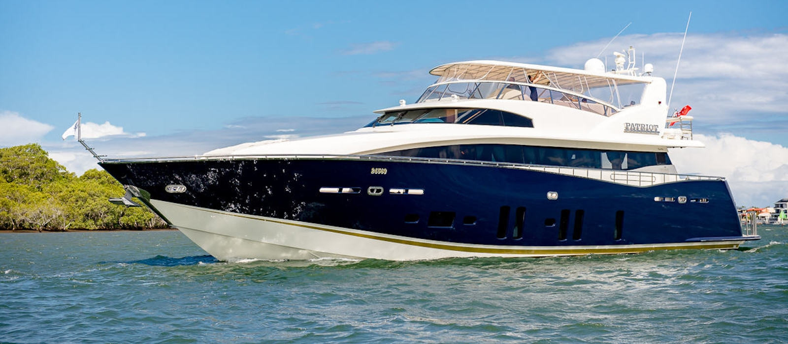 Side view of Patriot 1 luxury boat hire