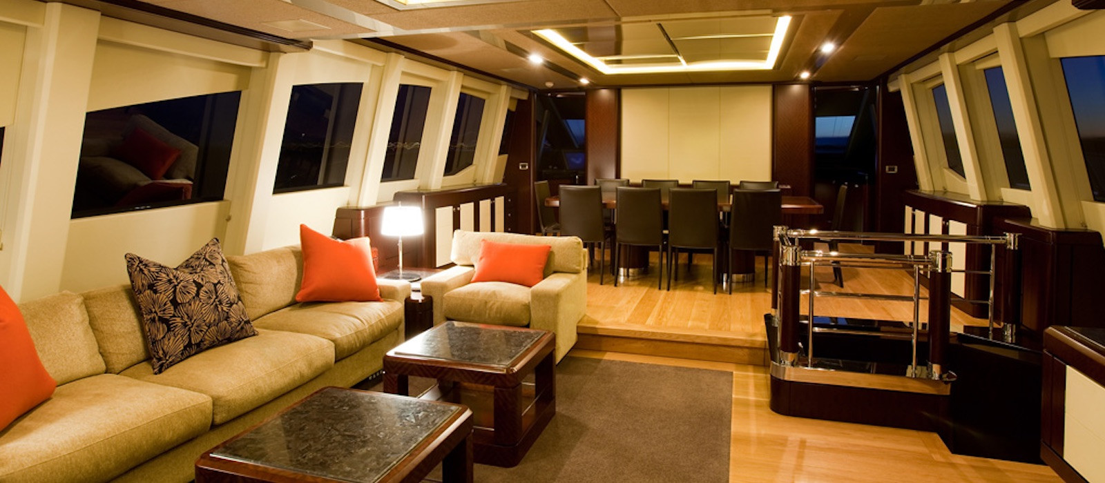 Luxury boat hire quantum large and spacious lounge