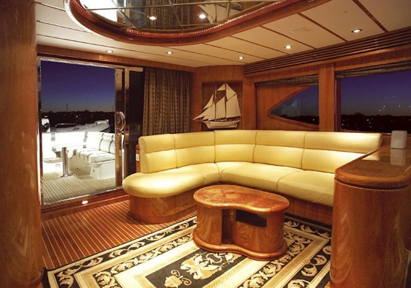 Lounge and aft deck on Oceanos luxury boat hire