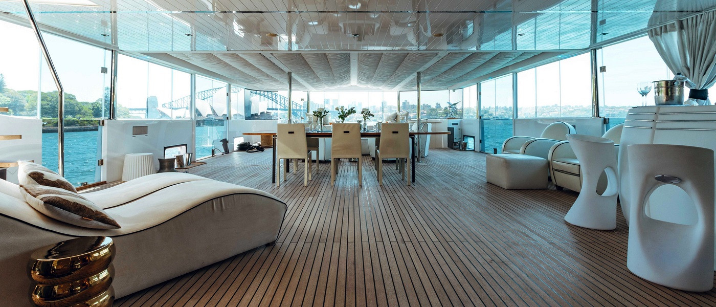 Spacious deck on Luxury boat hire on Tango