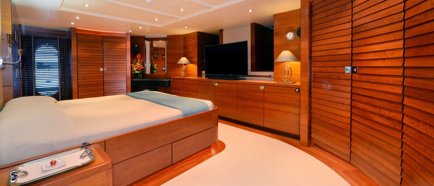 Master cabin on Beluga luxury boat hire