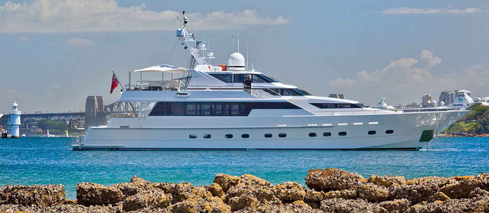 luxury boat hire on Sydney Harbour on Oscar II