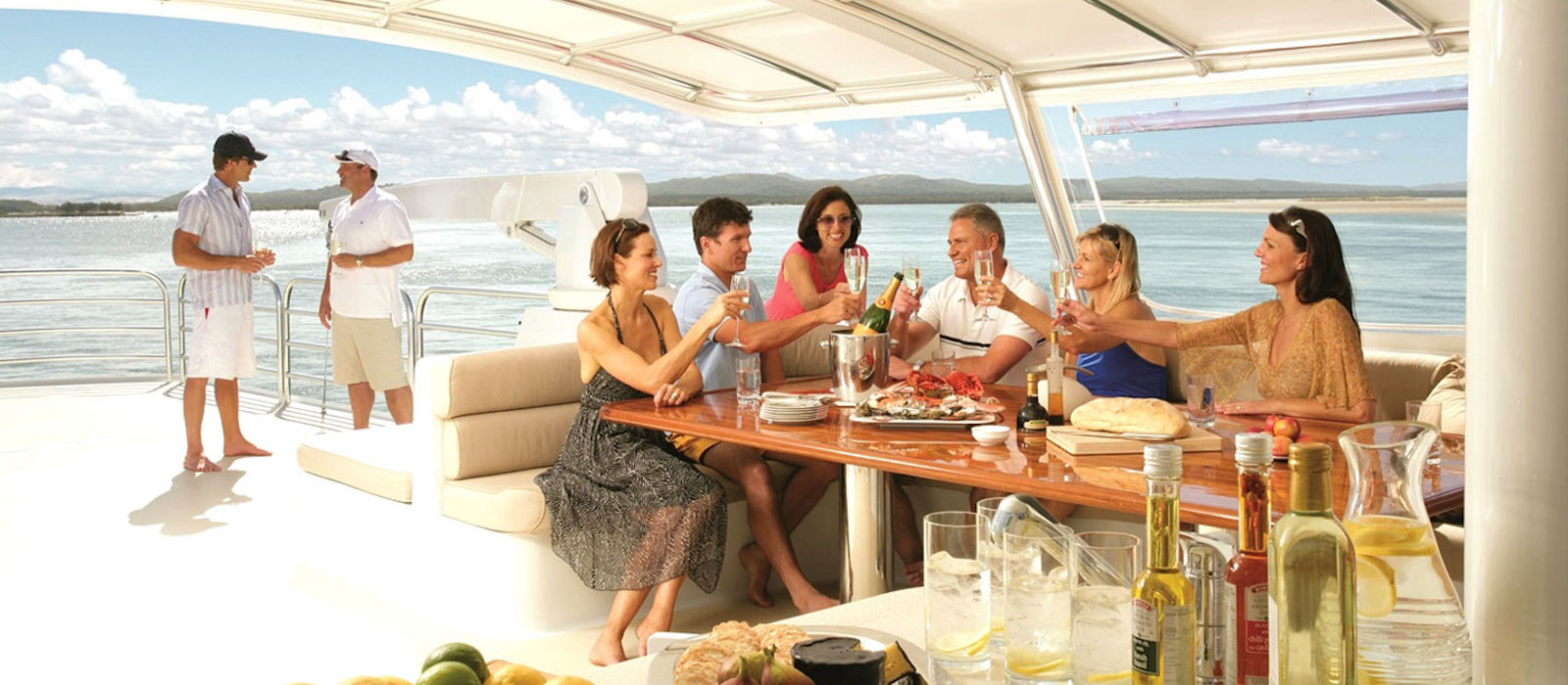 Casual dining on luxury boat hire on Emerald Lady