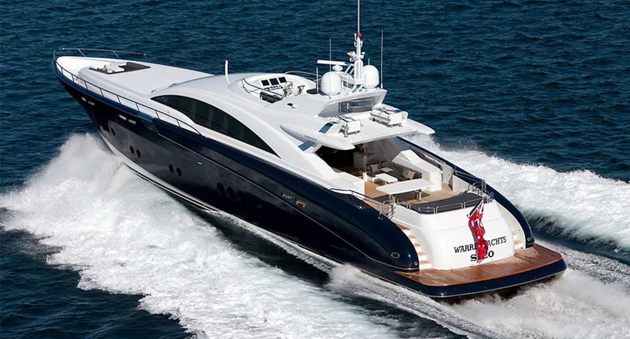 Stern view of luxury boat hire on Quantum