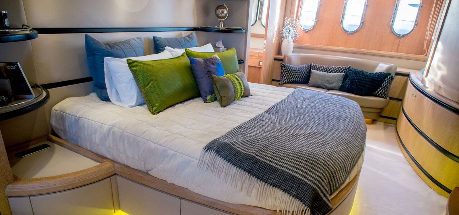master cabin on superyacht hire on Seven Star